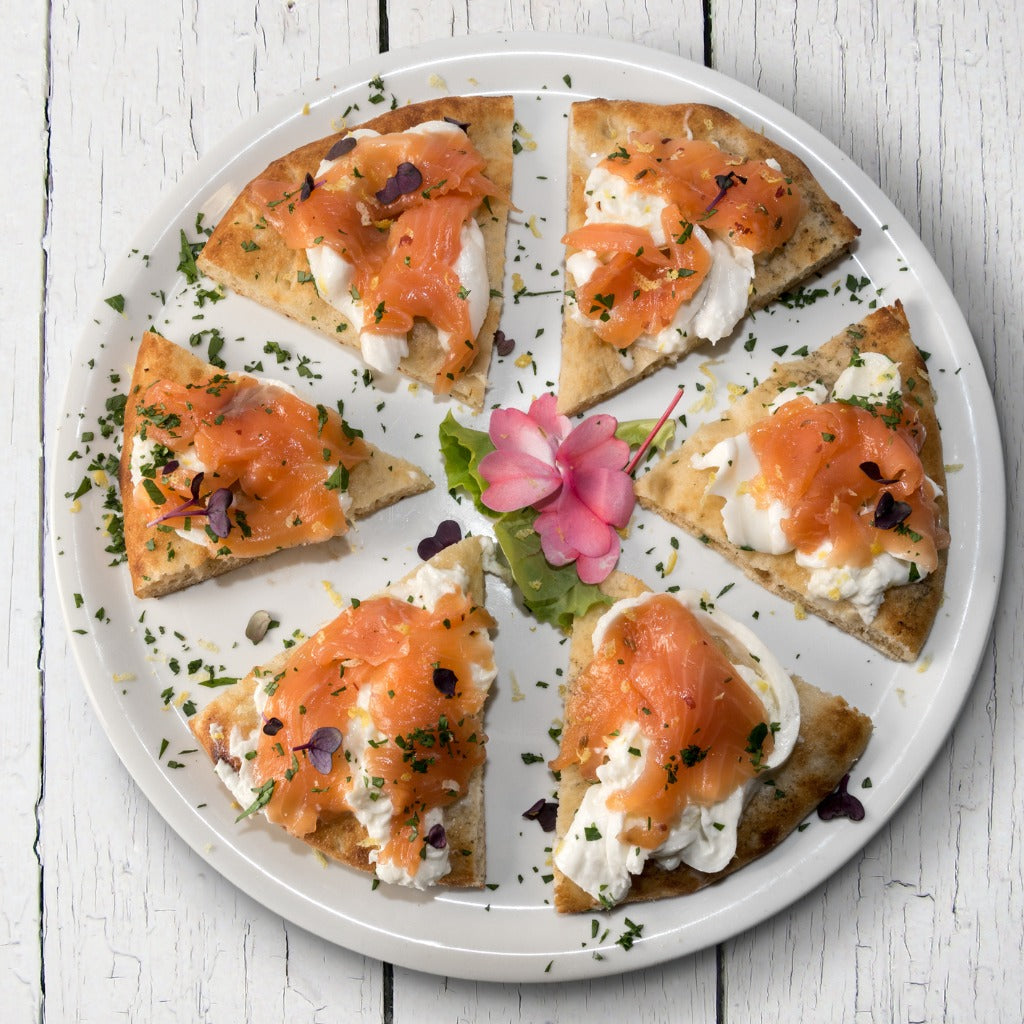 Mini-pizzas apéritives au saumon Coho fumé et canneberges séchées