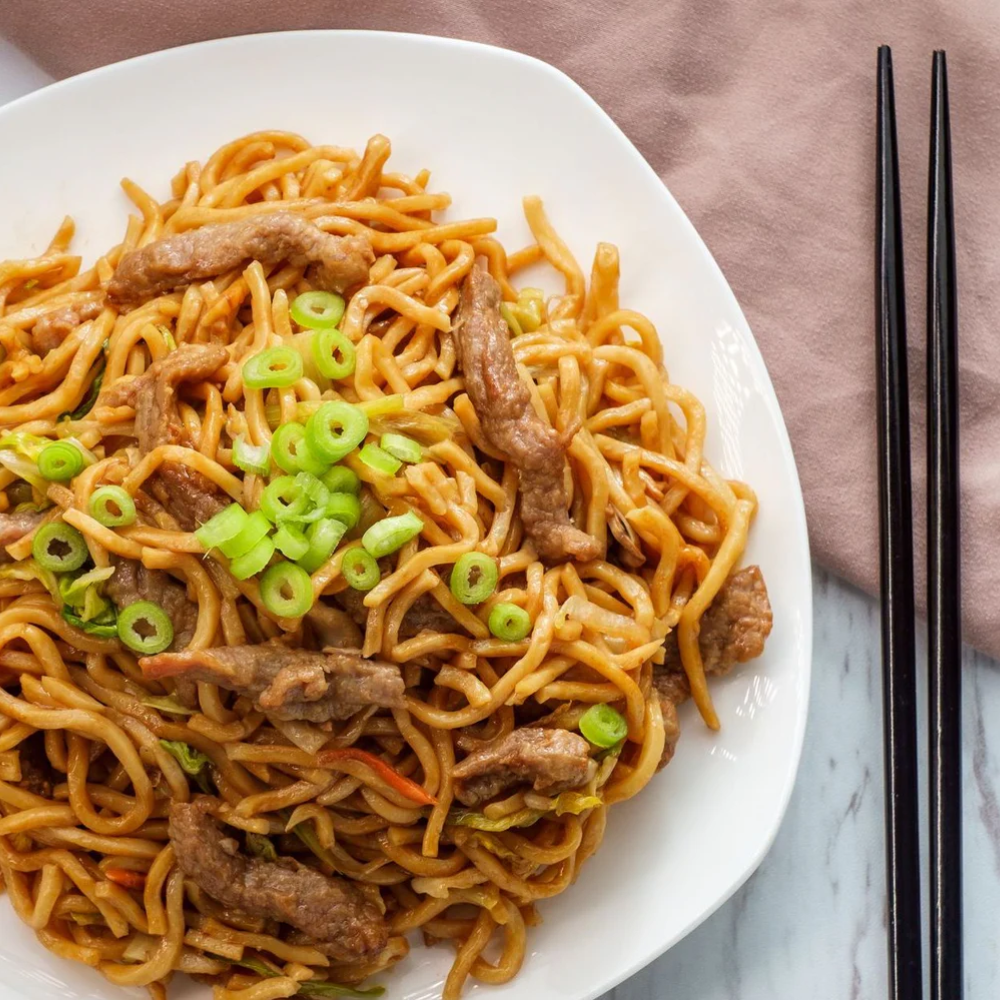 Nouilles sautées au mijoté de porc asiatique