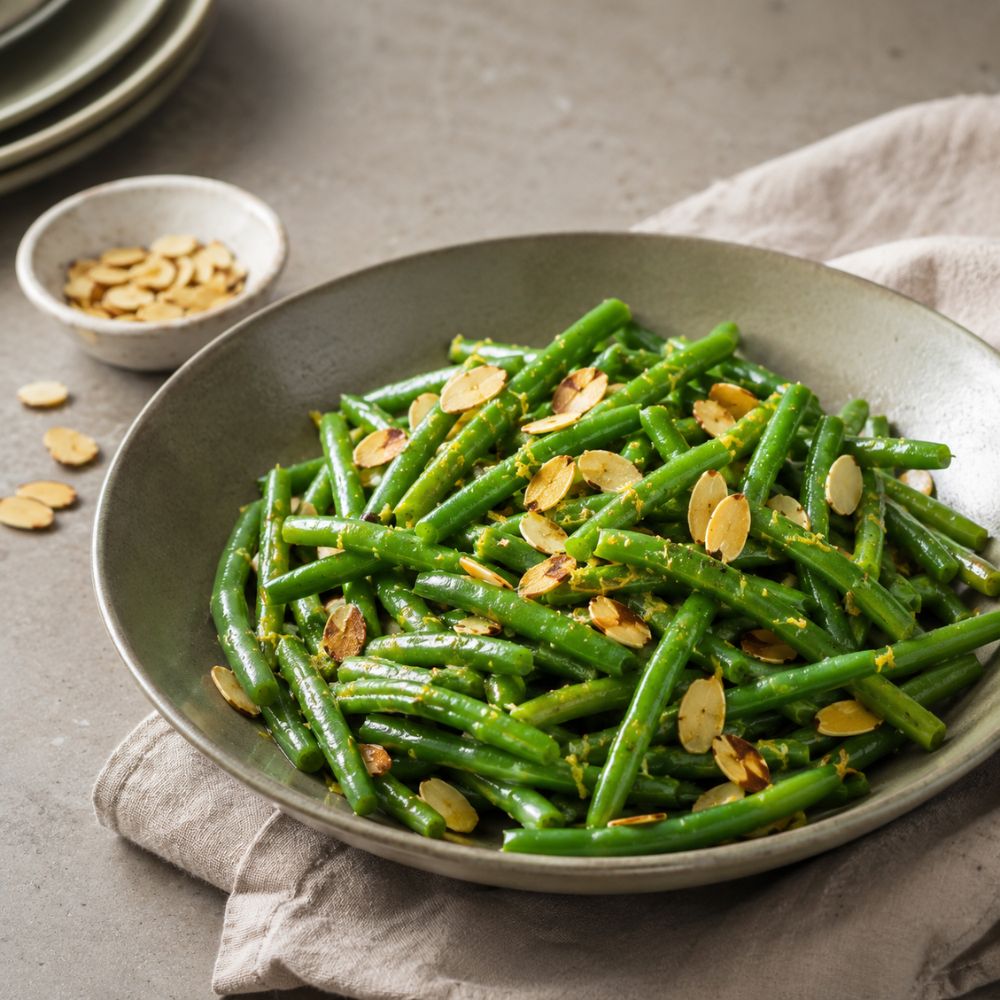 Salade de haricots verts, amandes effilées et vinaigrette au citron