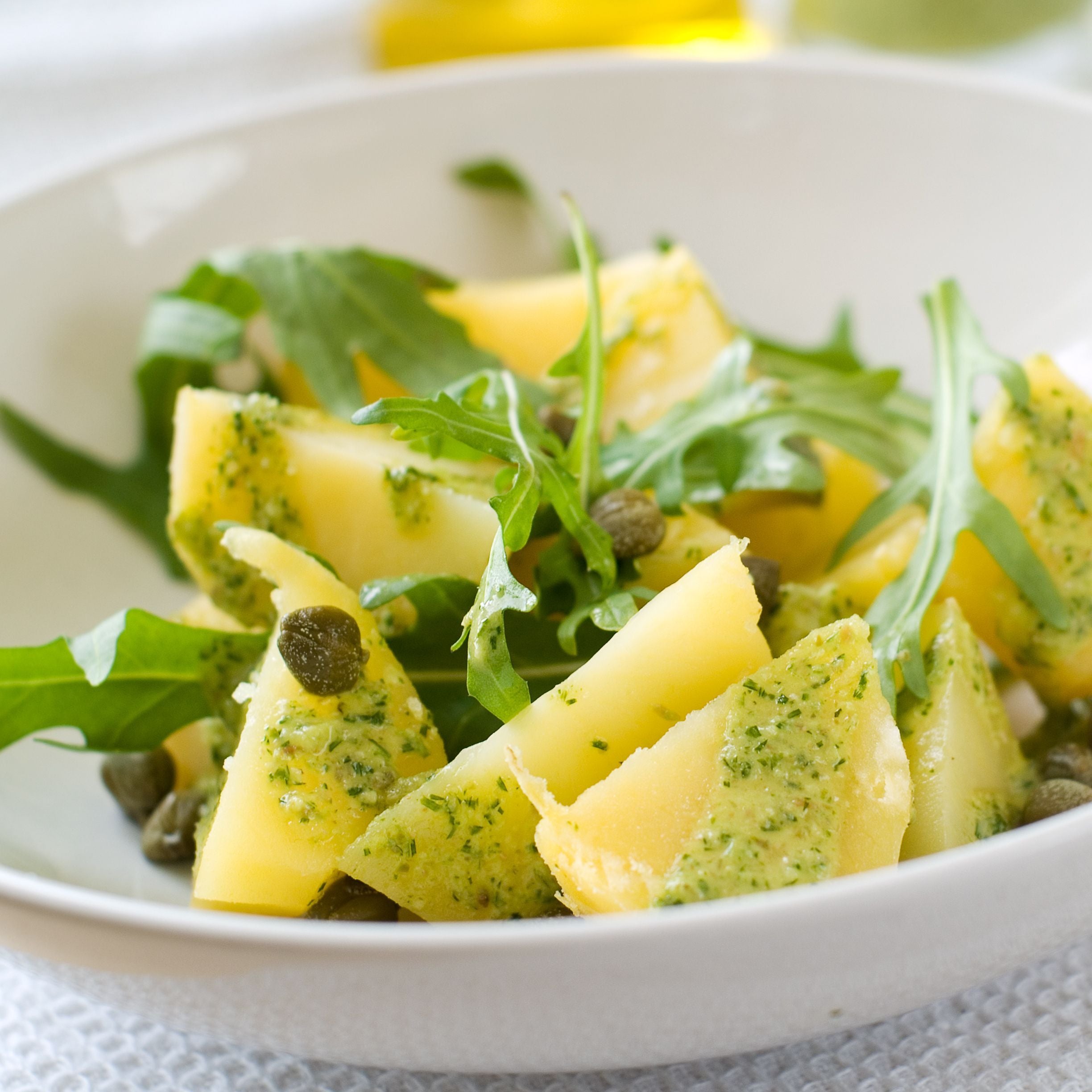 Salat aus neuen Kartoffeln und Schnittlauch Salat aus neuen Kartoffeln und Schnittlauch