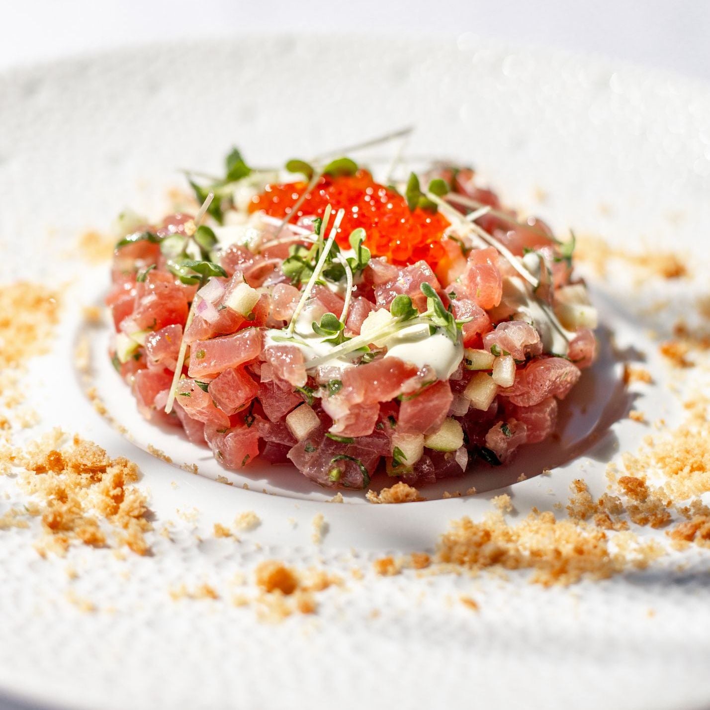 Tartare de thon épicé à la sauce sriracha