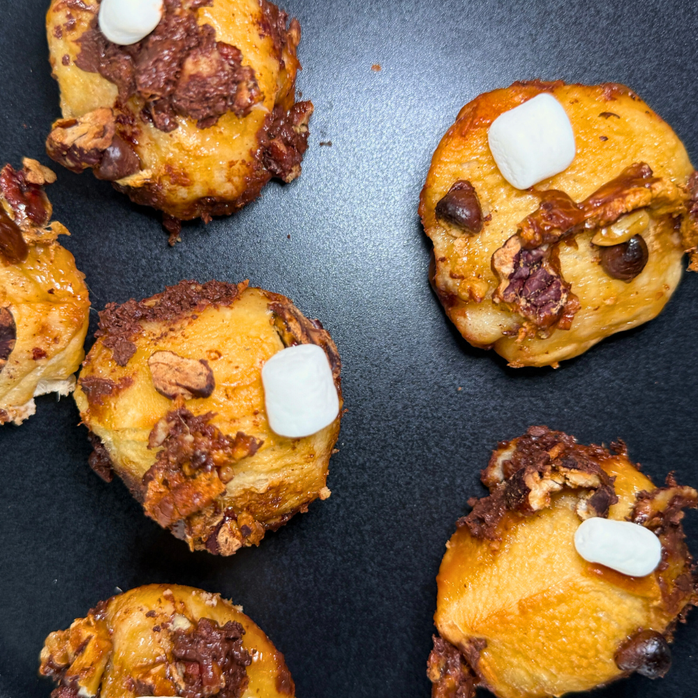 Mini pan pizza dessert