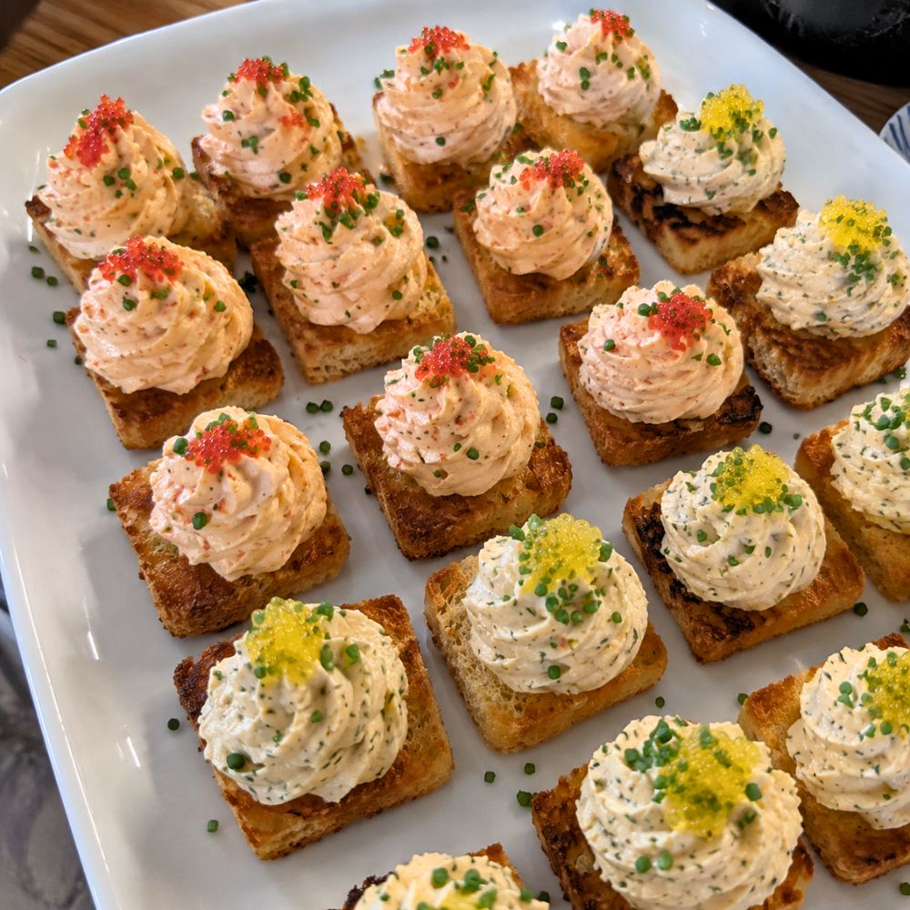 Mousses de saumon sur petits croûtons