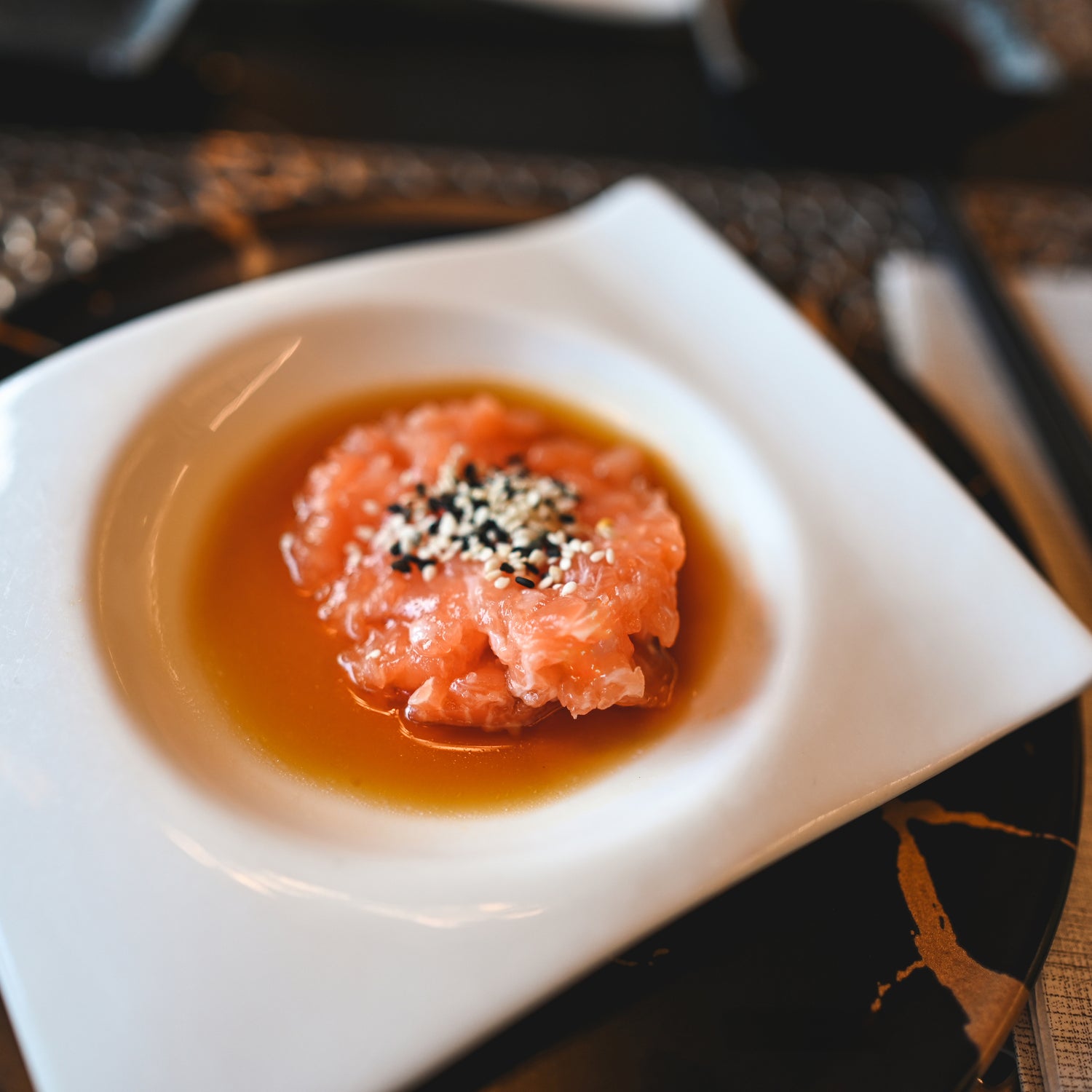 Tartare de saumon au gingembre et sauce ponzu