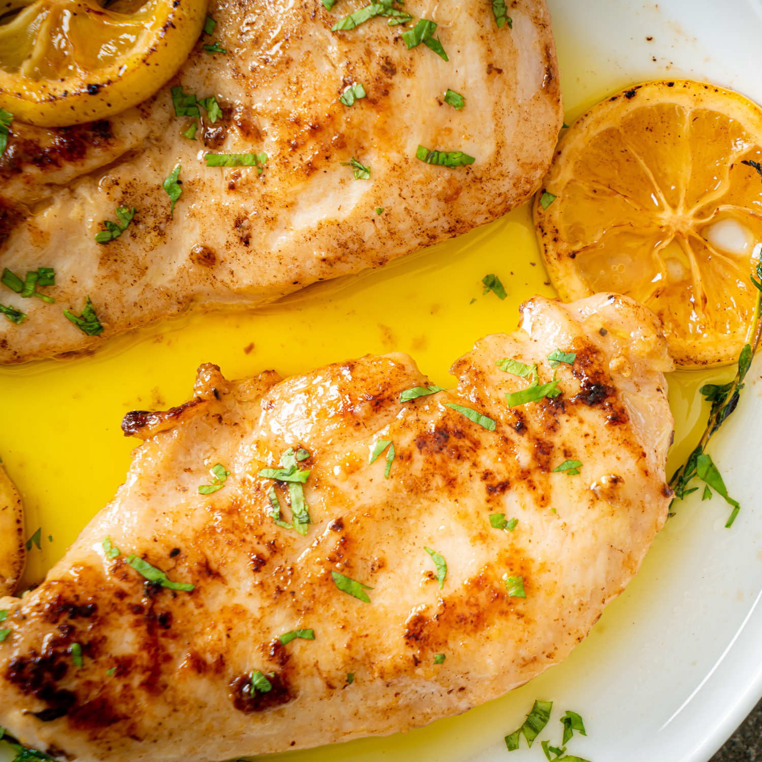 Poitrine de poulet au gingembre, piment thaï et citron